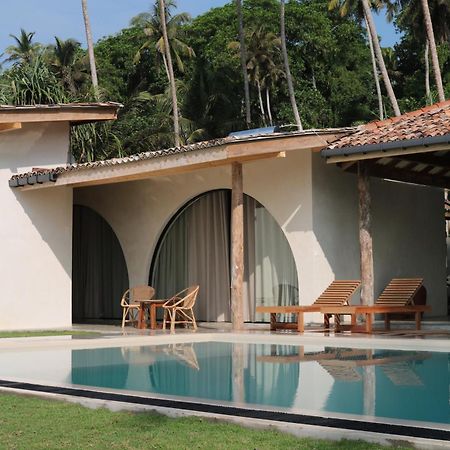 Swell Shacks Hotel Matara Exterior photo